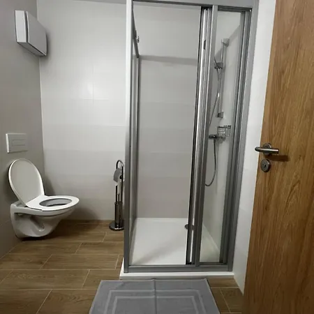 아파트 Biquarters